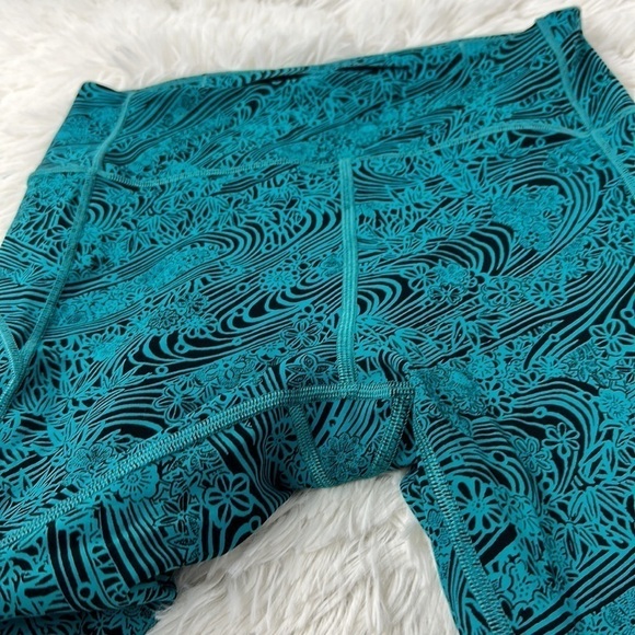 Lululemon In Movement Crop *Everlux 19" Kitakami Spirit Green Black - Picture 3 of 6